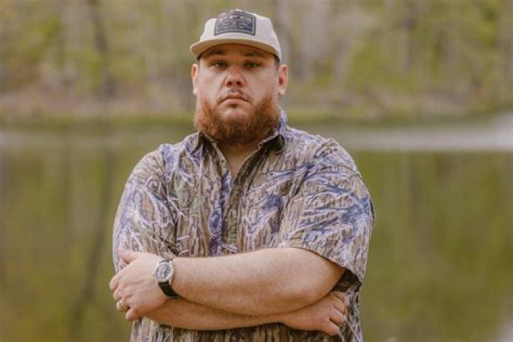 Does Luke Combs Have A Sibling?