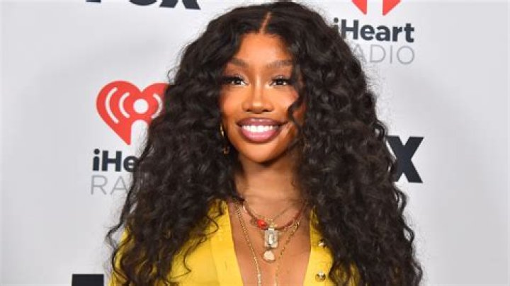 Does SZA Have A Brother? (Family Details Explored)