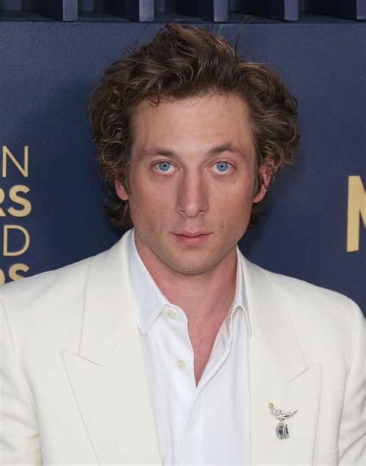 Unveiling Jeremy Allen White's Weight: The Story Behind The Actor