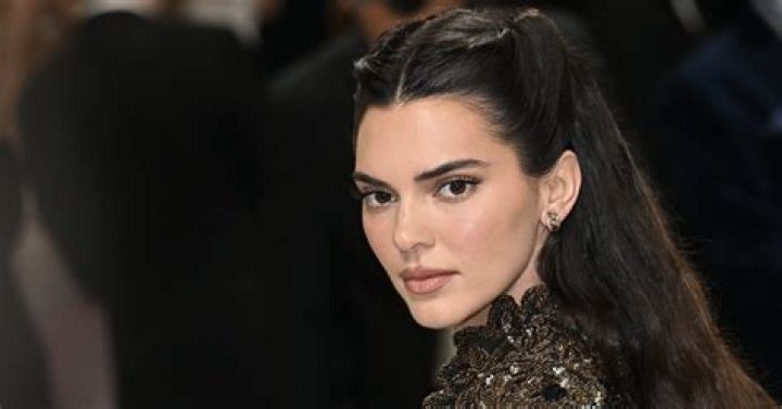 Unveiling Kendall Jenner's Height And Weight: A Model's Measurements Explored